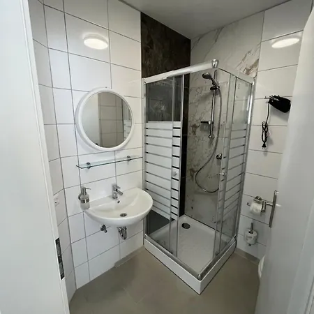 Uebernachtung By Tag Apartment Kassel Exterior photo